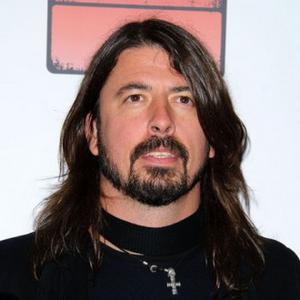 dave grohl 12542921 - Dave Grohl Producing Feature Documentary