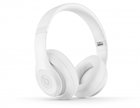 studio matte white quarter 540x417 - @Snarkitecture X Beats Collaborate to Turn the Iconic Studio Headphone Into Exclusive Piece of Art @beatsbydre