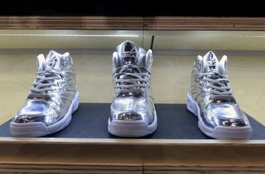 tyga footactionsilver display 540x355 - #StyleWatch : Tyga hosts launch of Liquid Silver Shoe In Las Vegas @MiracleMileLV @LAGear @Tyga