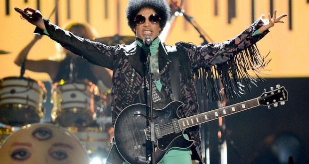 IMG 1345 620x330 - Watch Prince perform "Let's Go Crazy" on the Billboard Music Awards