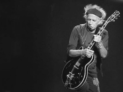 Rolling Stones.Keith Richards.blue headbandunk1 - Think You’re Too Old To Learn How To Play An Instrument? Think Again!