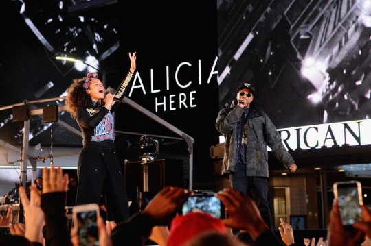 675455669KC00019 Alicia Key 540x359 - Event Recap: Alicia Keys Performs Concert in Times Square To Celebrate New Album #HERE @aliciakeys @QtipTheAbstract @Nas @JohnMayer @questlove