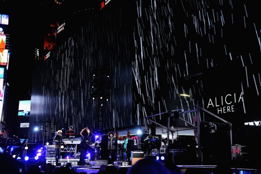 675455669KC00029 Alicia Key 540x359 - Event Recap: Alicia Keys Performs Concert in Times Square To Celebrate New Album #HERE @aliciakeys @QtipTheAbstract @Nas @JohnMayer @questlove