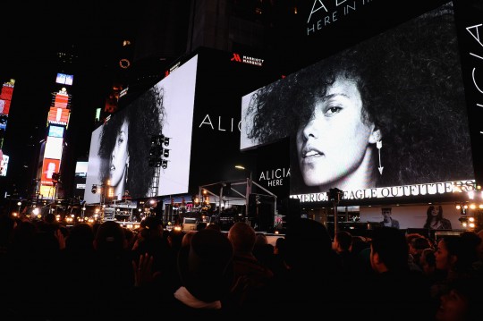 675455669KC00038 Alicia Key 540x359 - Event Recap: Alicia Keys Performs Concert in Times Square To Celebrate New Album #HERE @aliciakeys @QtipTheAbstract @Nas @JohnMayer @questlove