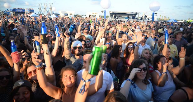 999241396 620x330 - Event Recap: Sam Hunt, Lil' Jon, Dashboard Confessional & Harry Hudson at Bud Light Getaway Festival @budlight @LilJon @dashboardmusic & @harryhudson @samhuntmusic #BudLightGetaway!