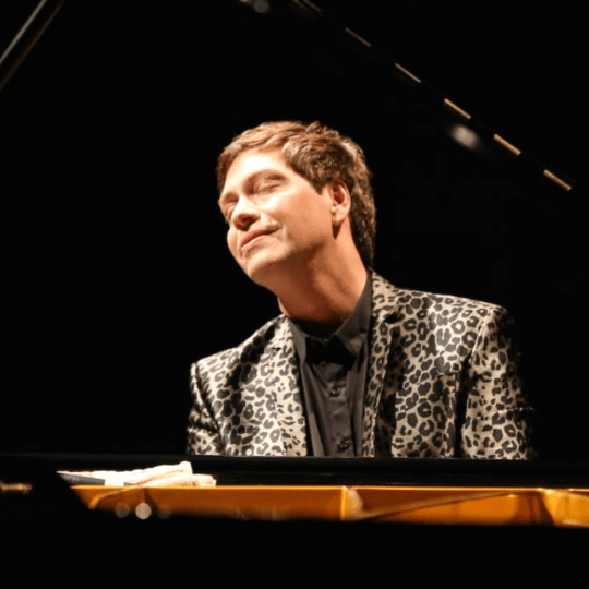 Steve Barakatt Piano 540x540 - Steve Barakatt makes his long-awaited American debut at Carnegie Hall