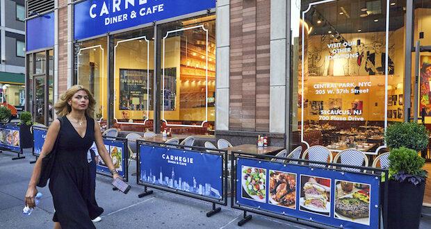 Carnegie Diner Cafe mentistudio.com  28 620x330 - Carnegie Diner & Cafe Opens its Newest Location in Times Square
