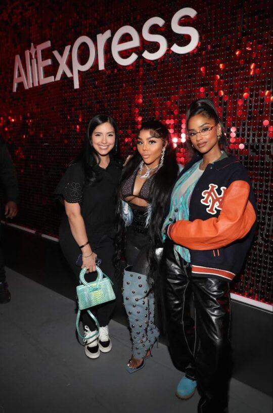 Laura Stylez Lil Kim Vashtie 540x817 - Event Recap: Swae Lee and Lil Kim perform at AliExpress Singles' Day Shopping Pop-Up in NYC